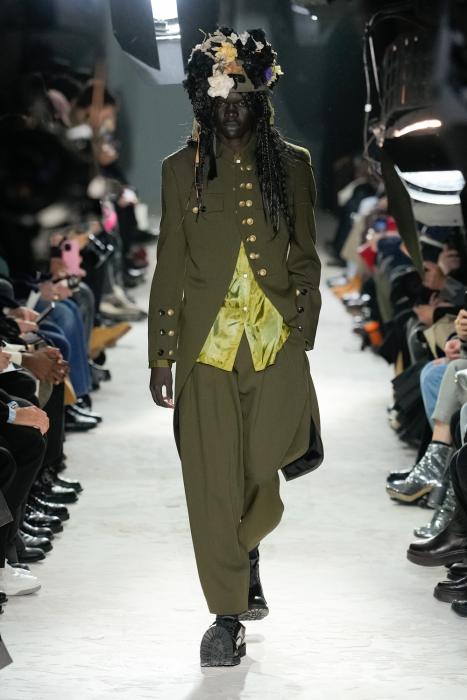 田中　COMME des GARÇONS 2025aw Comme des Garçons Fall 2025 Ready-to-Wear Collection | Vogue